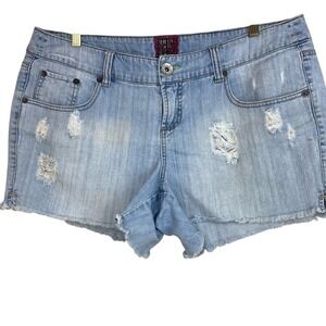 TORRID Distressed Denim Festival Rave Booty Boho  Shorts Light wash size 16